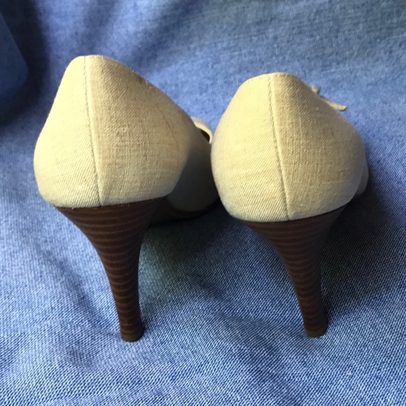 Naturalizer Linen Peep Toe Heels - Picture 4 of 9